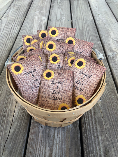 Burlap With Sunflowers Seed Packets - Favor Universe